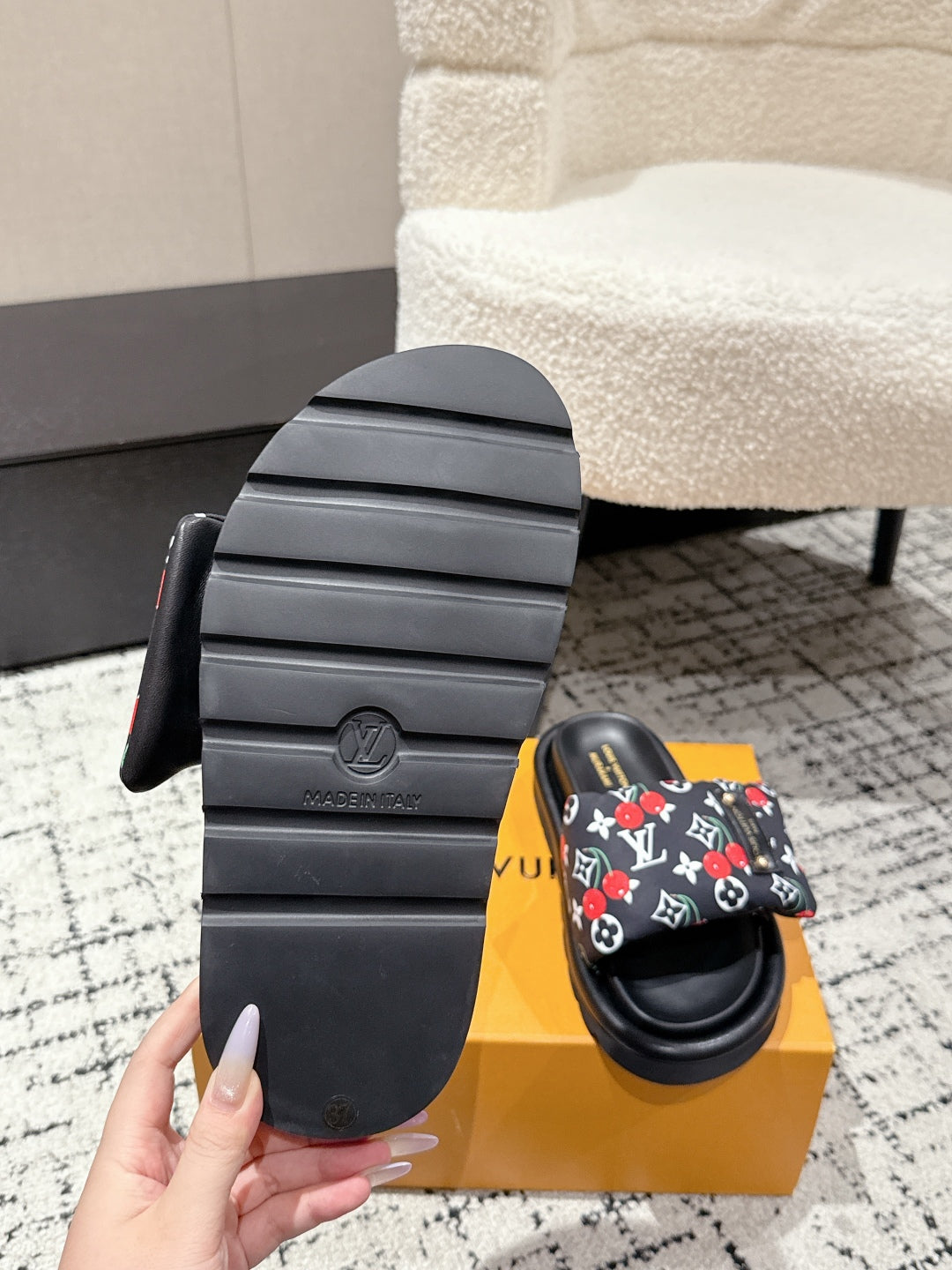 LV MIAMI-STYLE SANDALS 25S IN BLACK FABRIC AND CALFSKIN
