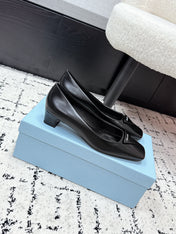PRADA 26S SQUARE-TOE HIGH HEELS 35MM IN BLACK SHINY CALFSKIN WITH LOGO