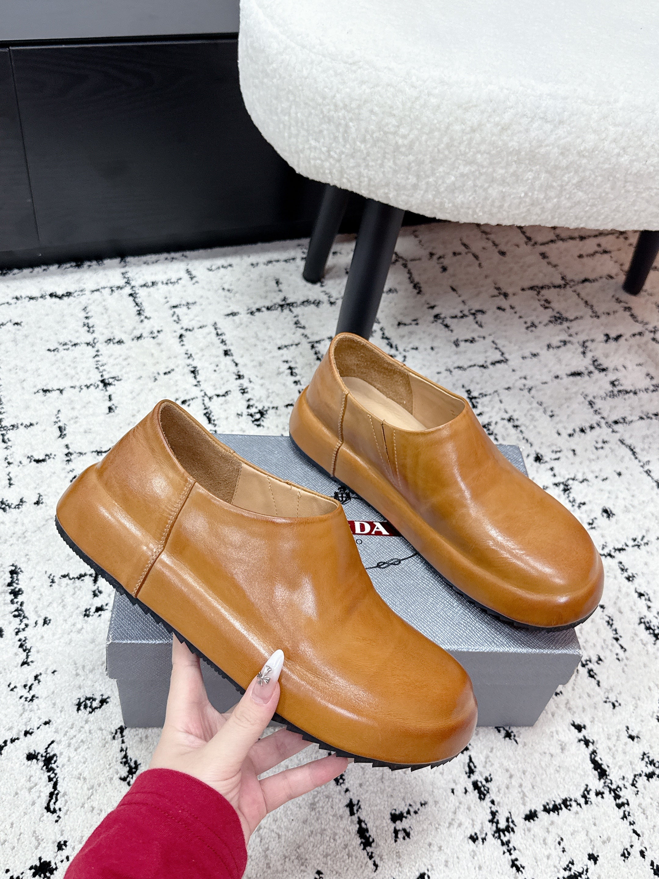 PRADA 26S SLIP ON SHOES IN WARM BROWN SMOOTH CALFSKIN