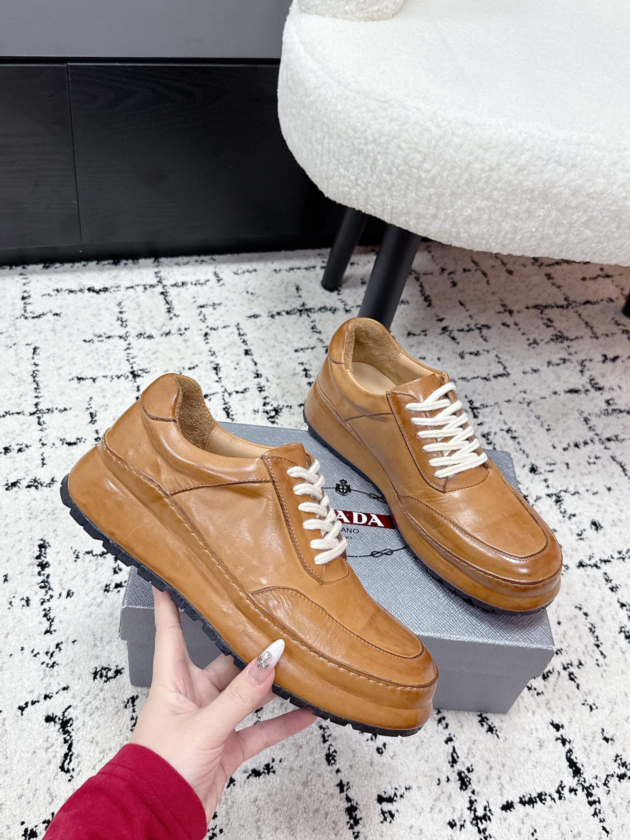 PRADA 26S SNEAKERS IN GOLDEN BROWN SHINY CALFSKIN