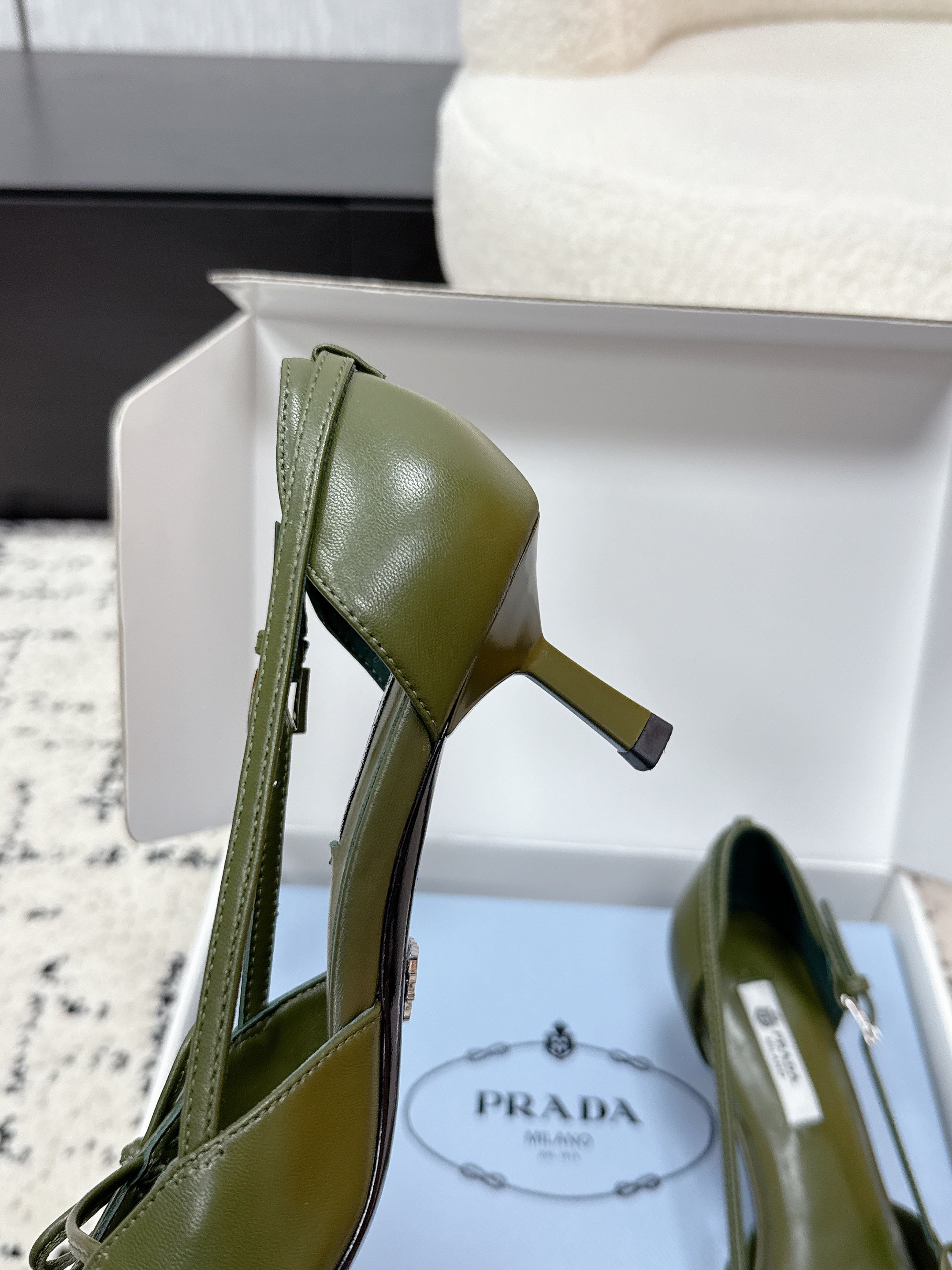 PRADA 26S POINTED-TOE HIGH HEELS 55MM IN DARK OLIVE GREEN CALFSKIN WITH BOW
