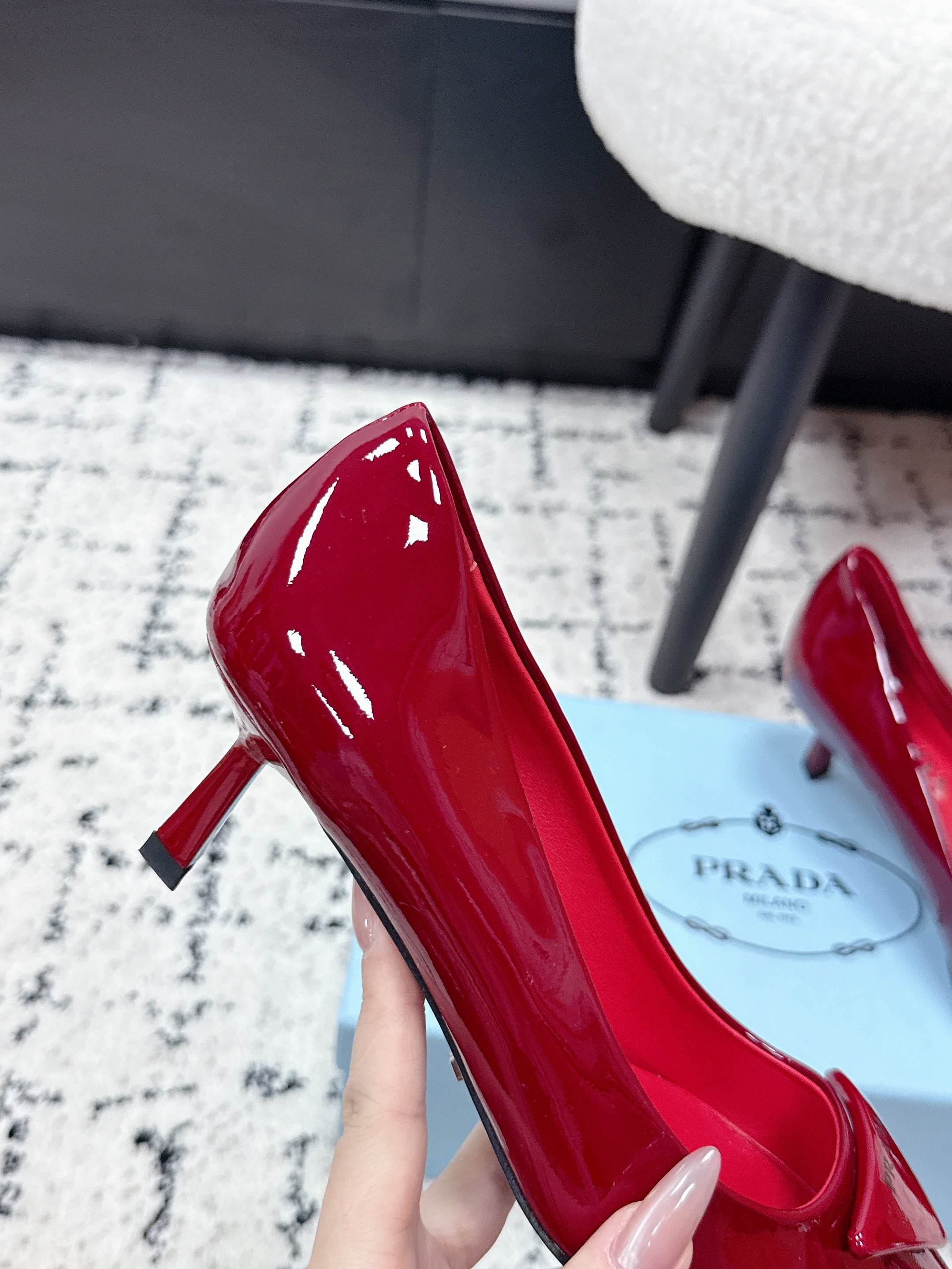 PRADA 26S POINTED-TOE HIGH HEELS 60MM IN DARK RED PATENT CALFSKIN WITH LOGO