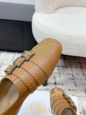 CHLOÉ 26S FLAT SHOES IN BROWN CALFSKIN WITH METAL STUDS