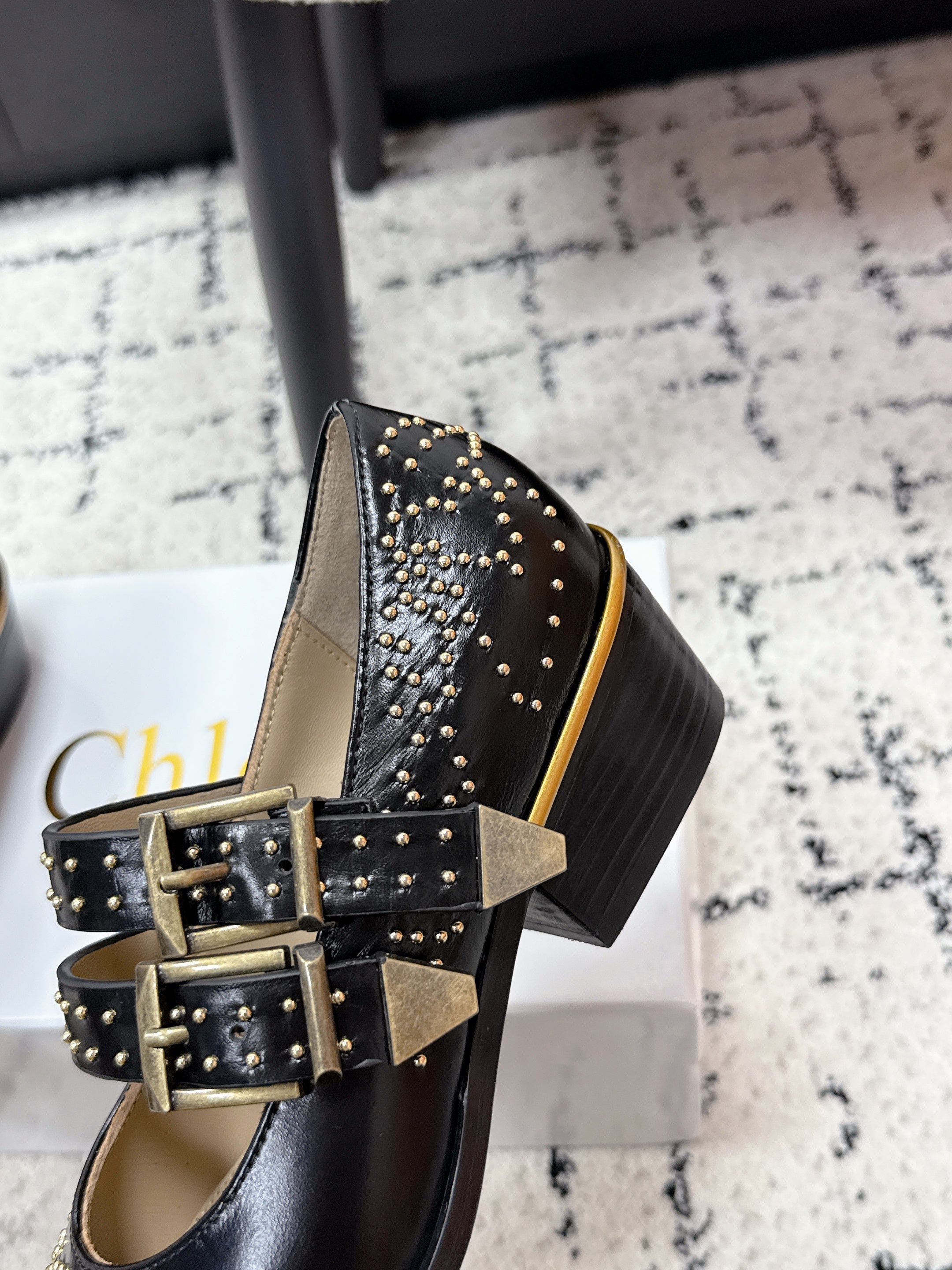 CHLOÉ 26S METAL STUD SHOES IN BLACK CALFSKIN