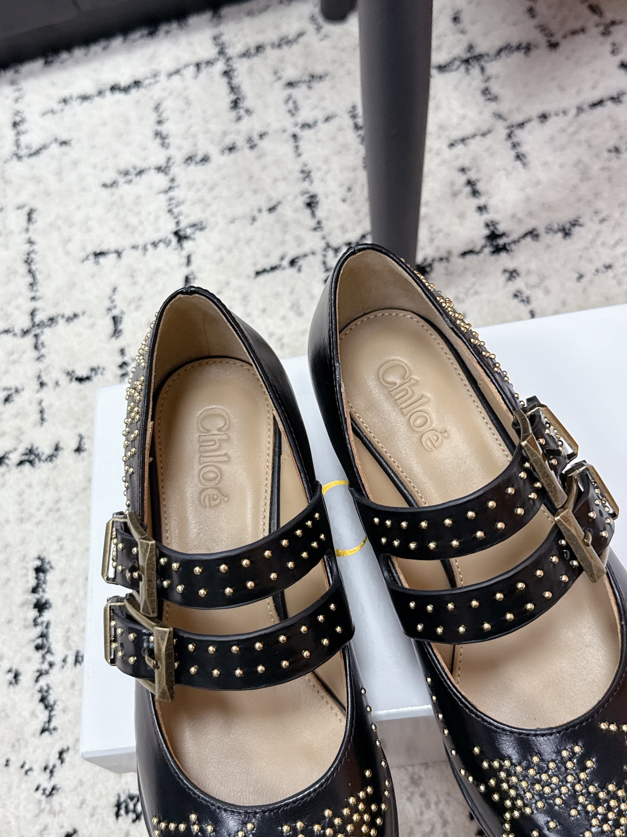 CHLOÉ 26S METAL STUD SHOES IN BLACK CALFSKIN