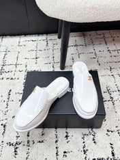 CHANEL 26S MULE LOAFERS IN WHITE SMOOTH CALFSKIN WITH CC LOGO