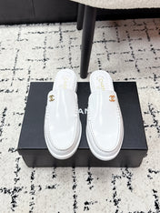 CHANEL 26S MULE LOAFERS IN WHITE SMOOTH CALFSKIN WITH CC LOGO