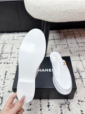 CHANEL 26S MULE LOAFERS IN WHITE SMOOTH CALFSKIN WITH CC LOGO