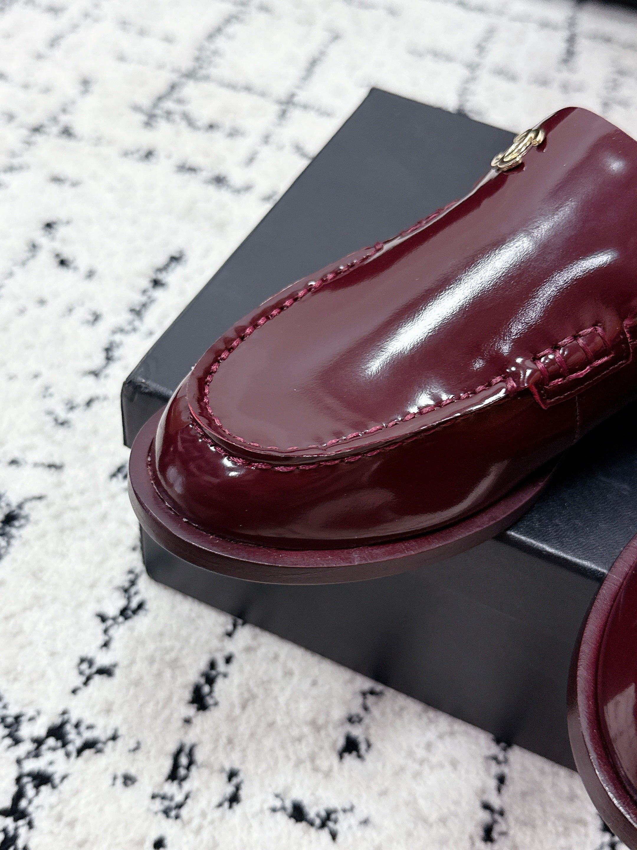 CHANEL 26S LOAFERS IN BURGUNDY RED PATENT CALFSKIN WITH CC LOGO