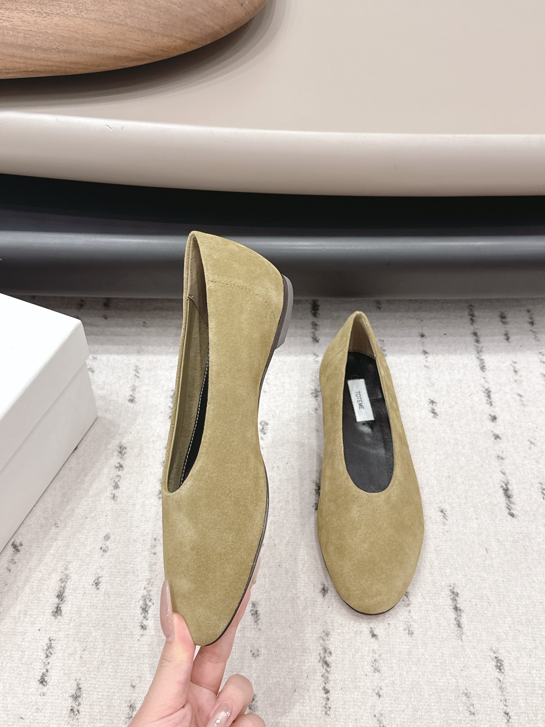 THE ROW 26S BALLET FLATS IN OLIVE BROWN SUEDE