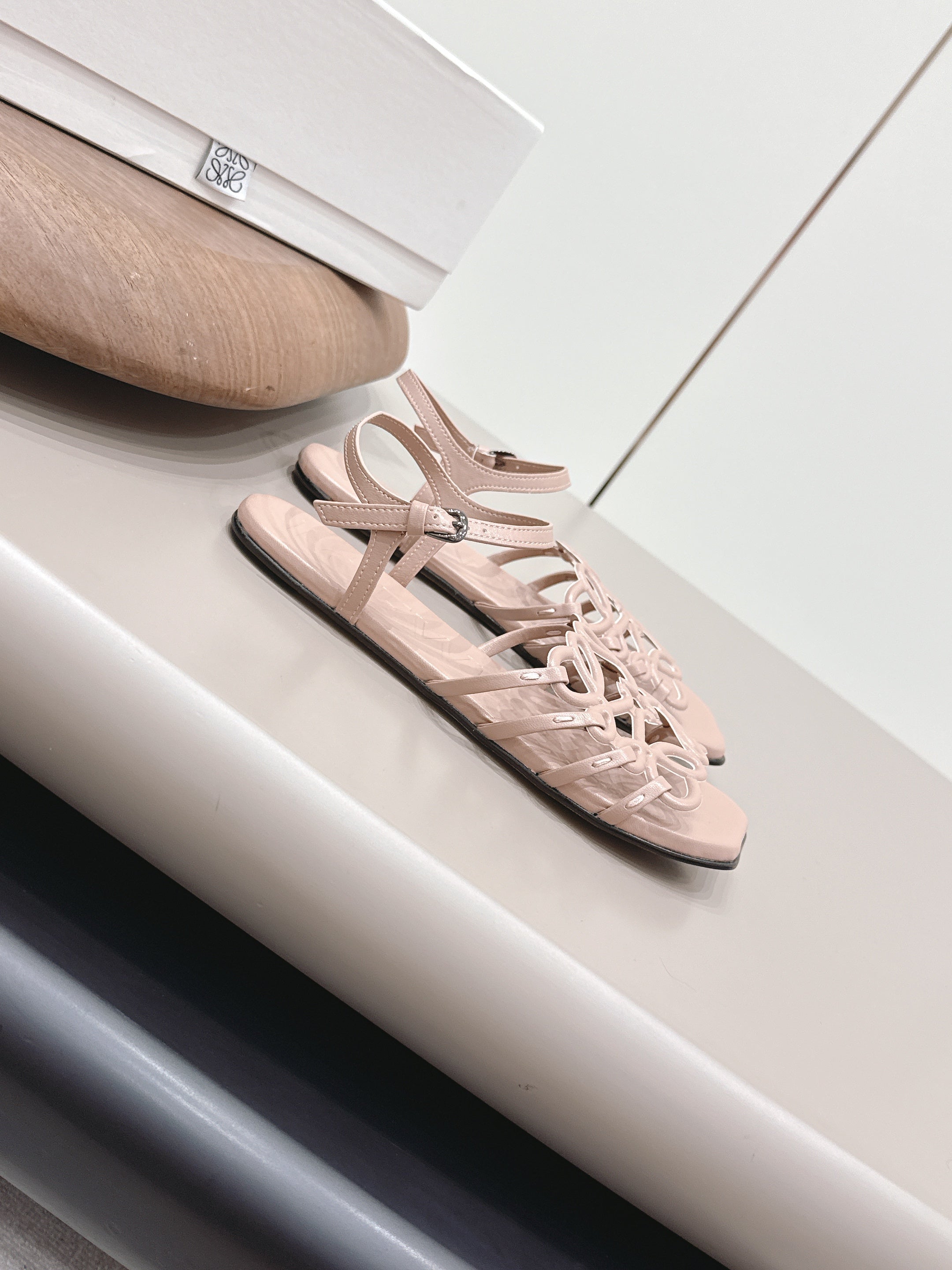 LOEWE 26S SQUARE TOE SANDALS IN PINK CALFSKIN LOGO