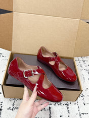 ALAIA 26S CROSS-STRAP BALLET FLATS IN RED GLOSSY LAMBSKIN