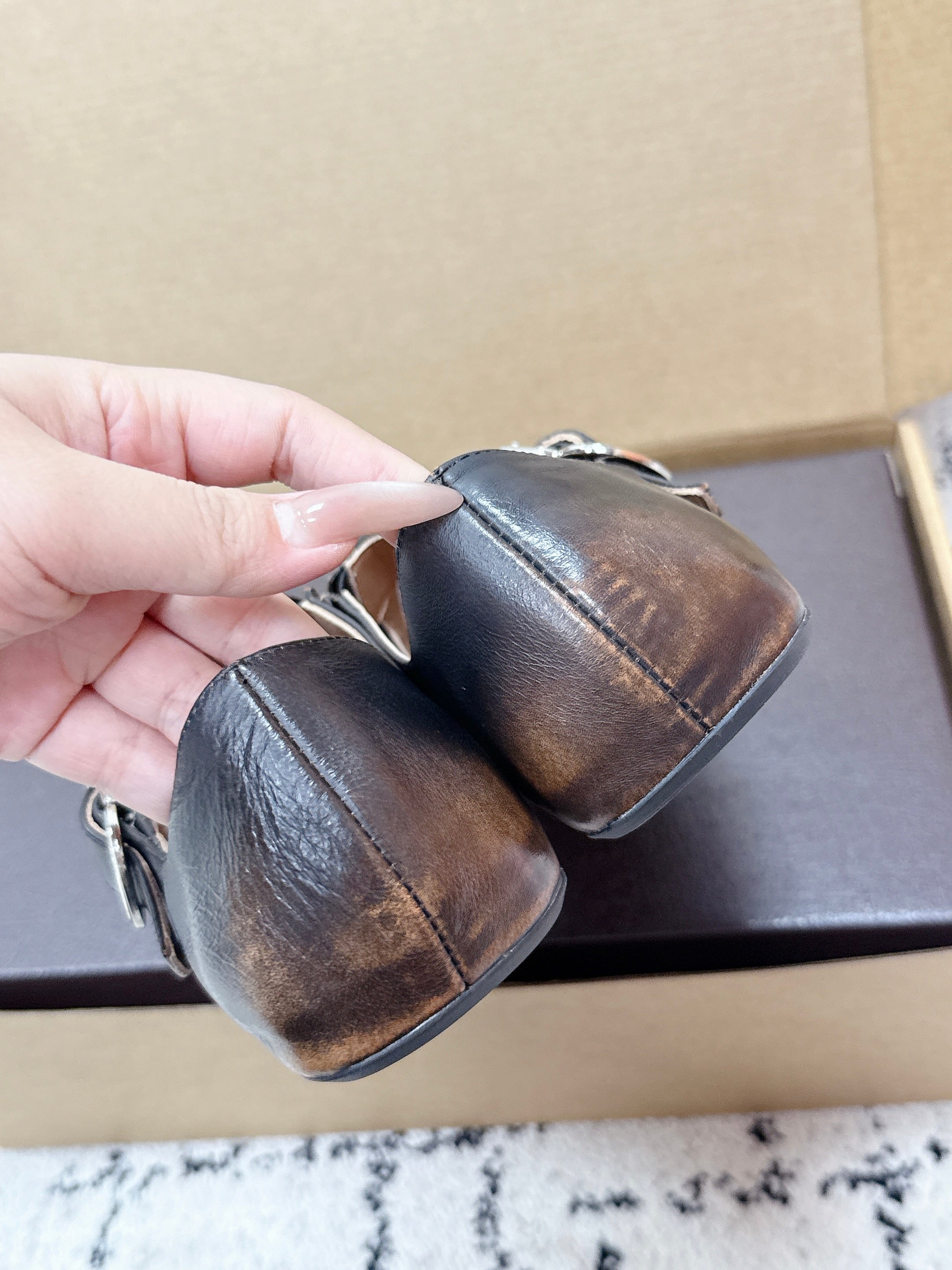 ALAIA 26S CROSS-STRAP BALLET FLATS IN MOTTLED DARK BROWN LAMBSKIN