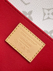 POCHETTE MÉTIS EAST WEST 21.5 IN WHITE WITH CHERRY PRINT MONOGRAM