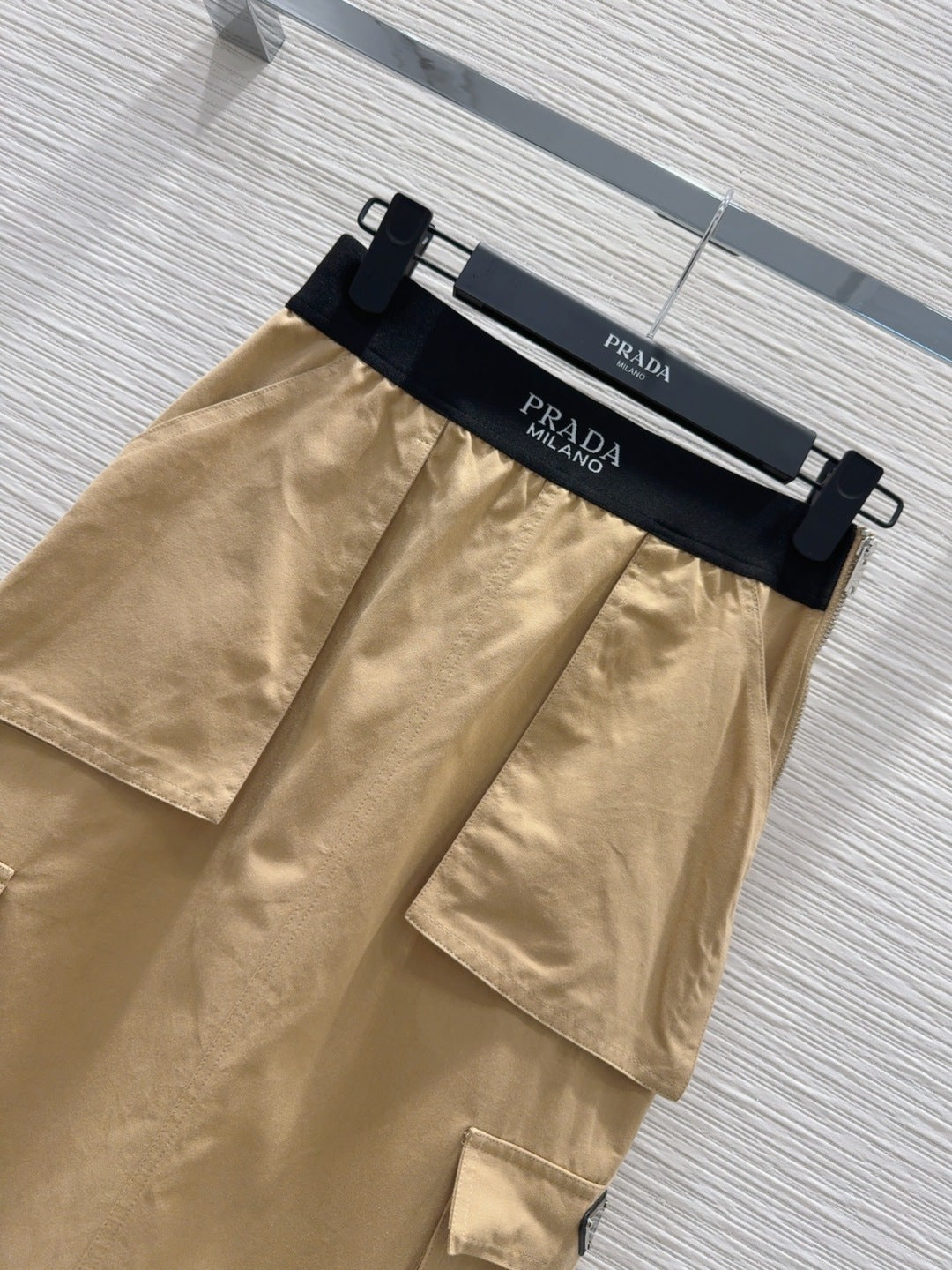 PRADA 26S MIDI SKIRT 672
