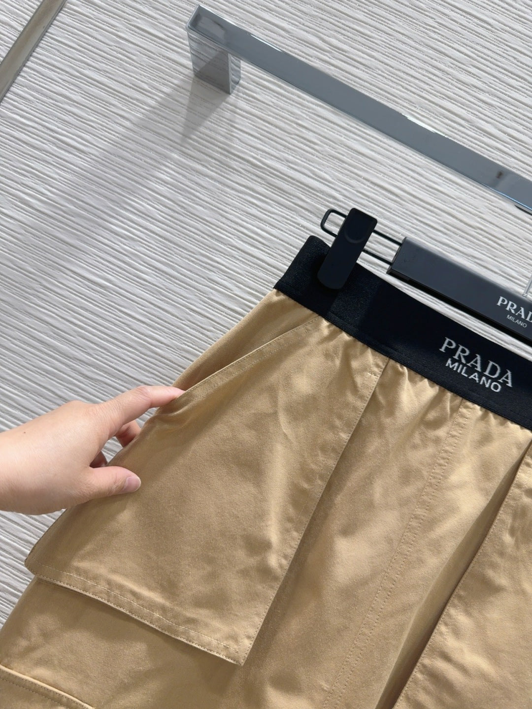 PRADA 26S MIDI SKIRT 672