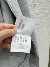 PRADA 26S SUIT 676