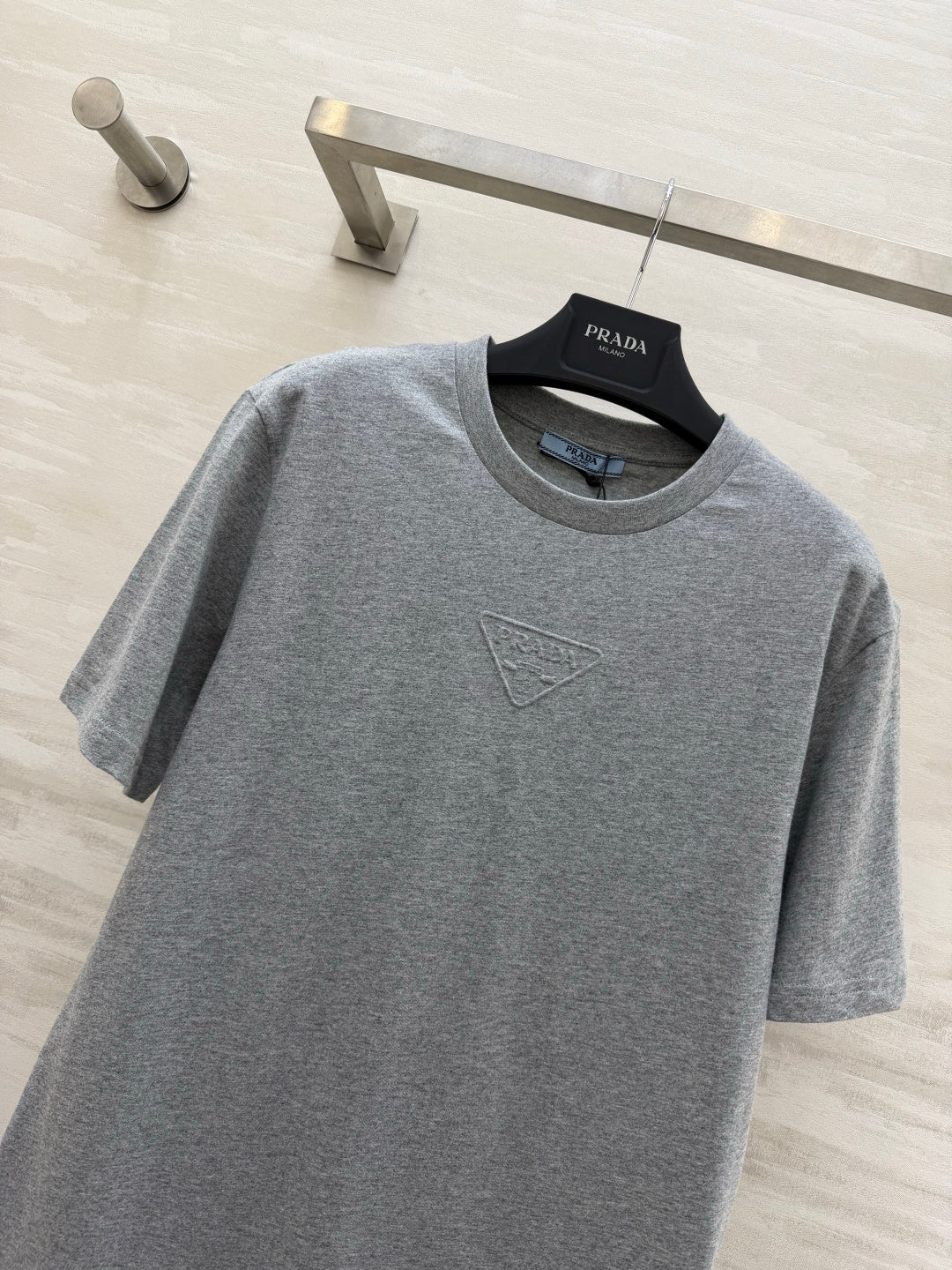 PRADA 26S T-SHIRT STYLE 885