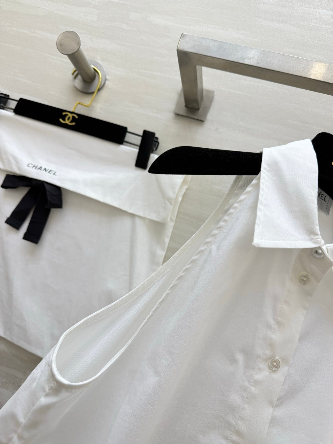 CHANEL 26S SLEEVELESS SHIRT COLLAR TOP STYLE 1197
