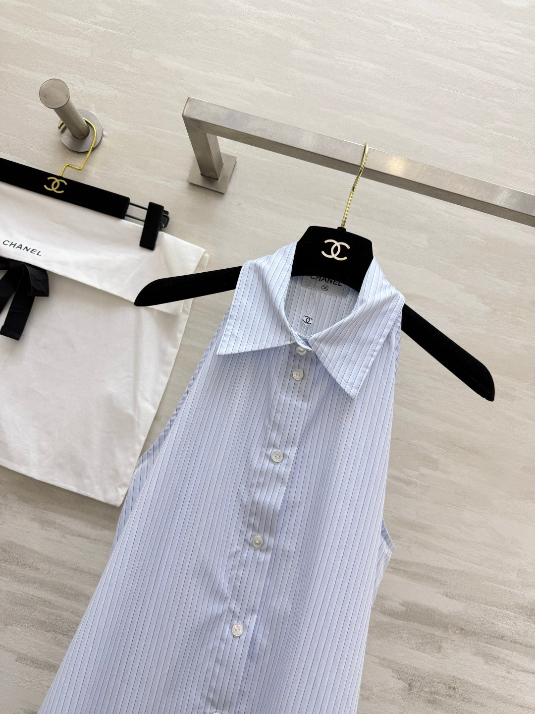 CHANEL 26S SLEEVELESS SHIRT COLLAR TOP STYLE 1196