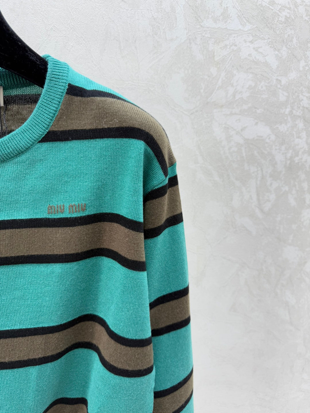 MIUMIU SWEATER STYLE 677