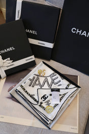 CHANEL 26S SCARF 90 IN SILK 311796