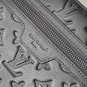 POCHETTE KASAI 24.5 IN BLACK MONOGRAM SHADOW CALFSKIN