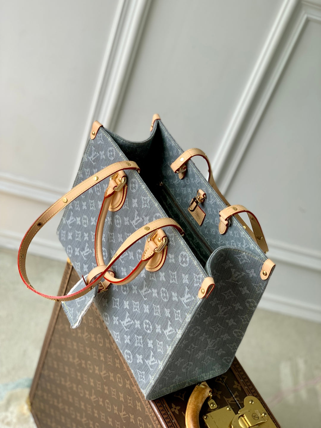 ONTHEGO ORGANIZER 35 IN GREY MONOGRAM DENIM LIGHT BROWN CALFSKIN