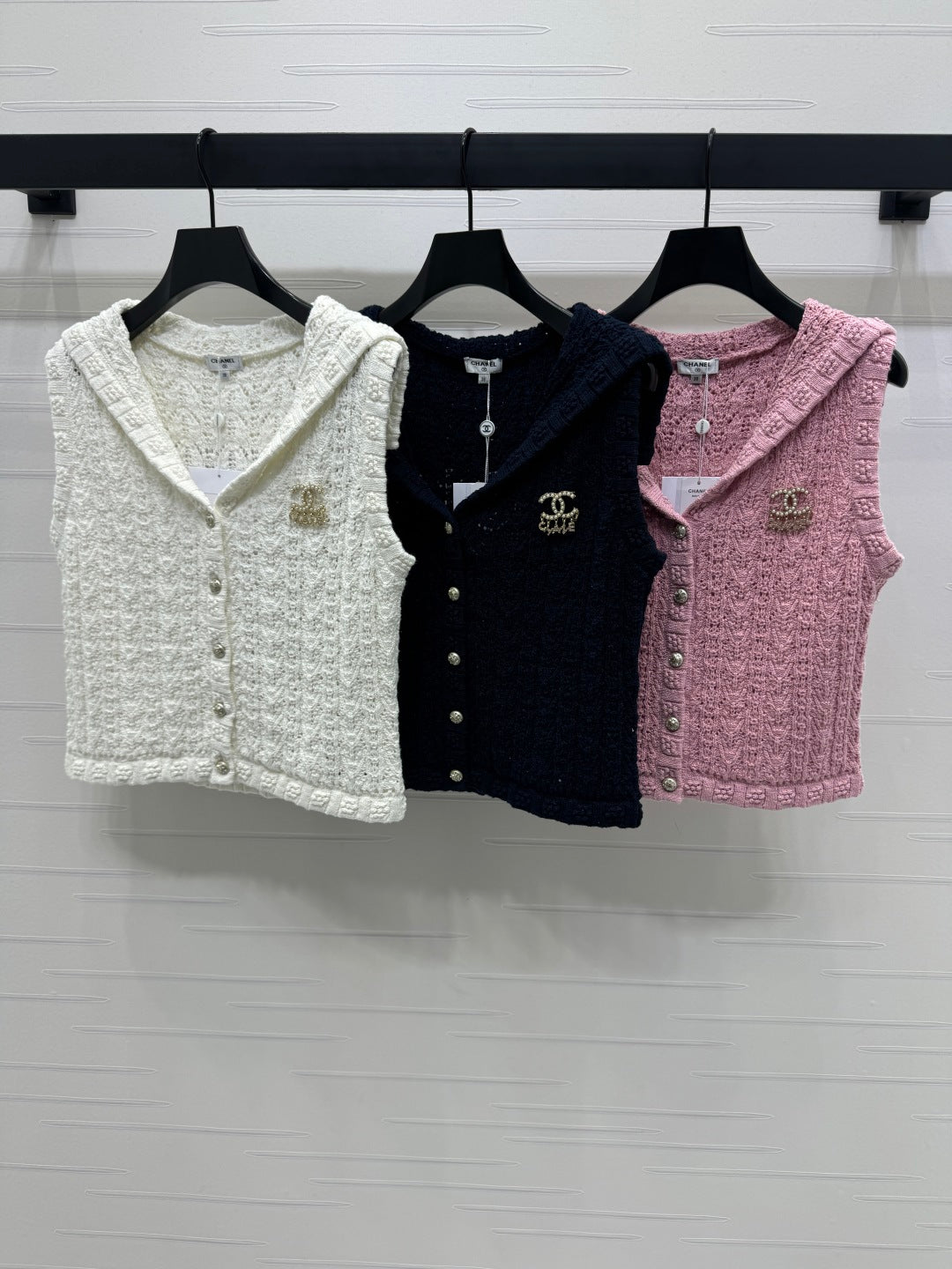 CHANEL 25S CROCHET SLEEVELESS VEST 264178