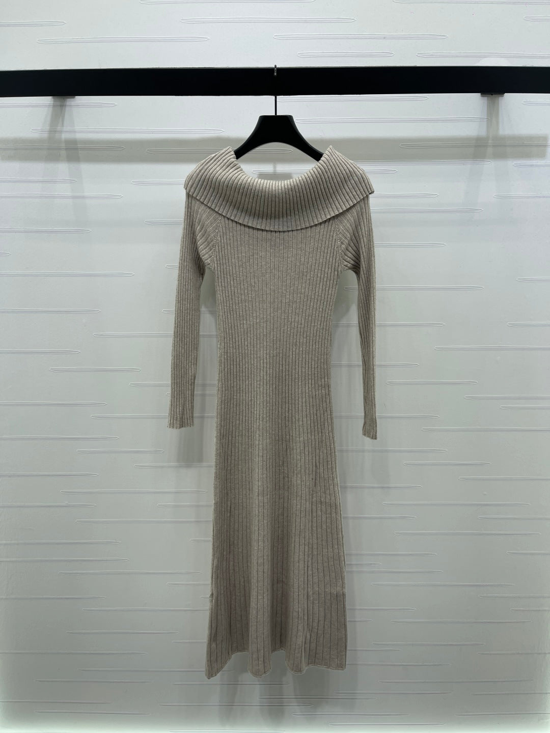 CHANEL 25S KNITTED LONG-SLEEVE DRESS 277