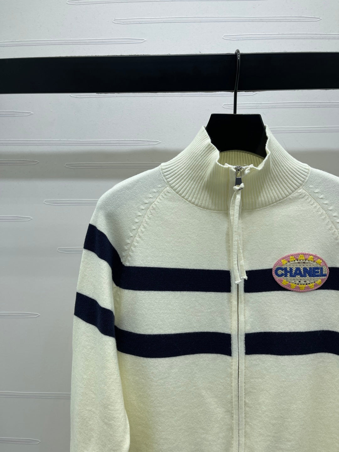 CHANEL 25S STAND-COLLAR CARDIGAN 282