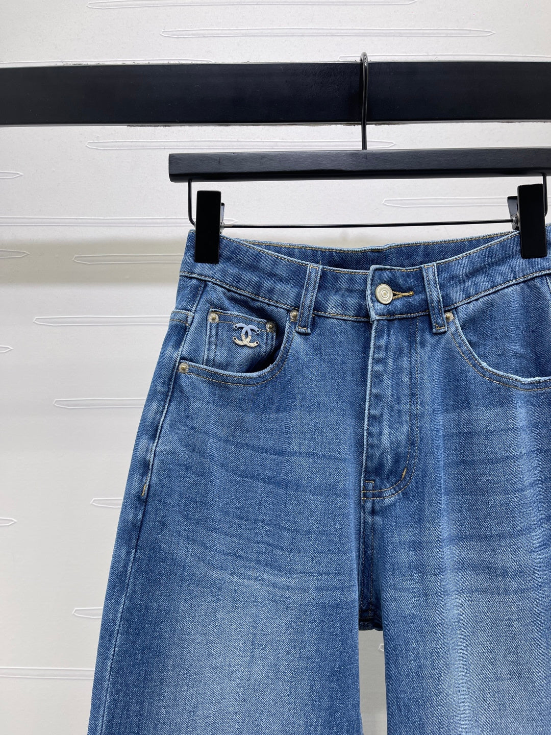 CHANEL 26S STRAIGHT-LEG JEANS 1378