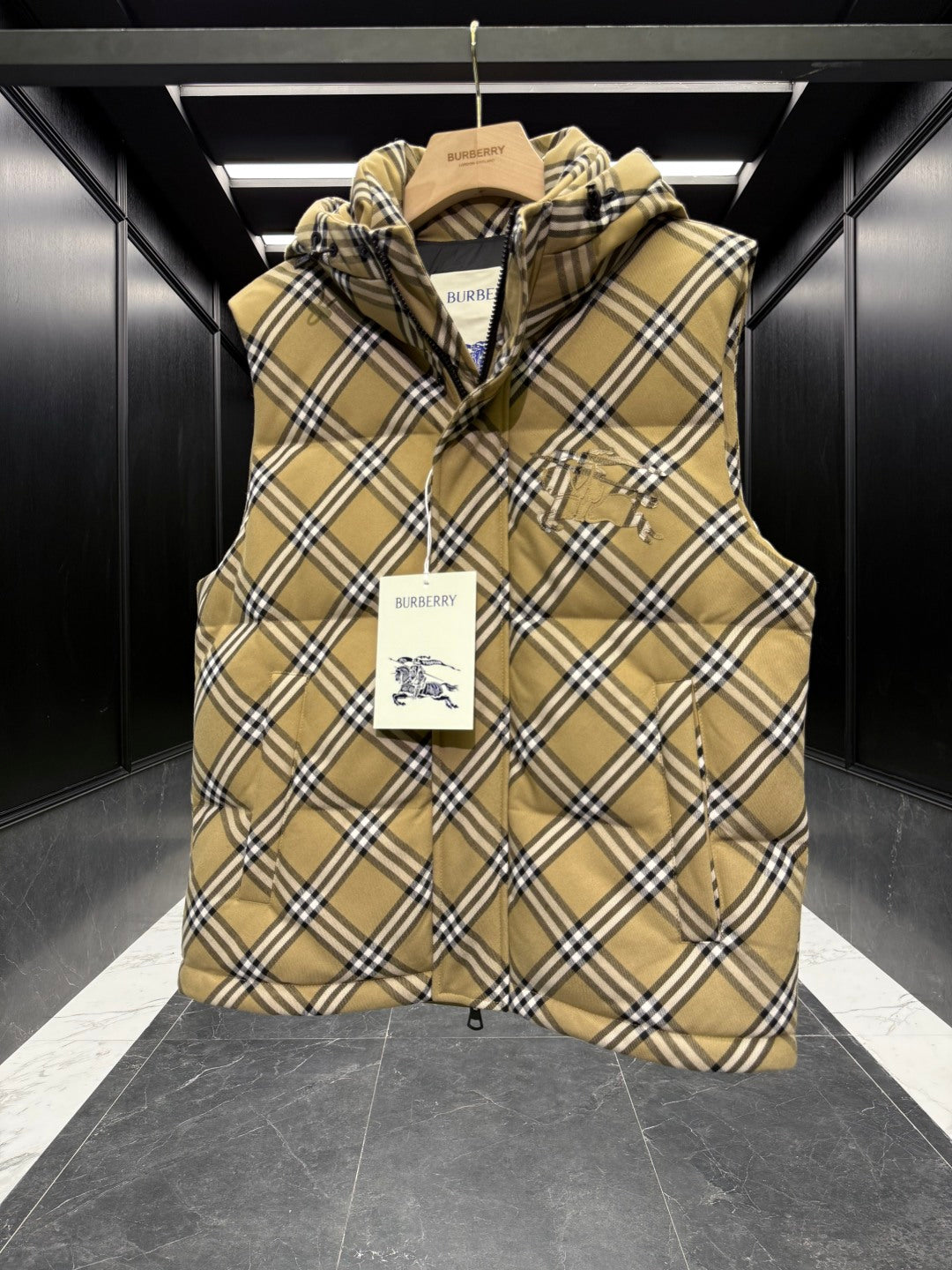 BURBERRY 25S DOWN JACKET 566189