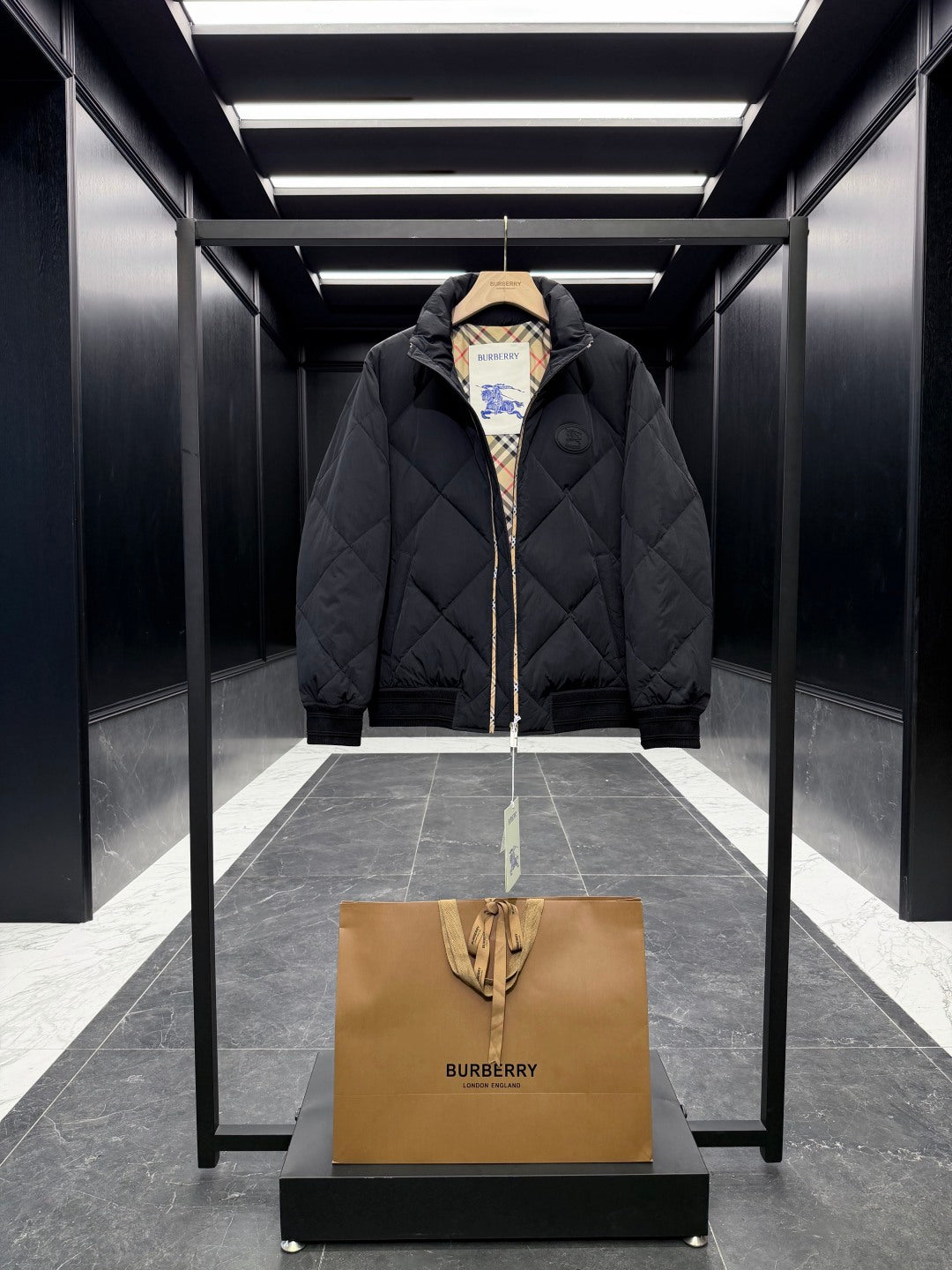 BURBERRY 25S DOWN JACKET 578706