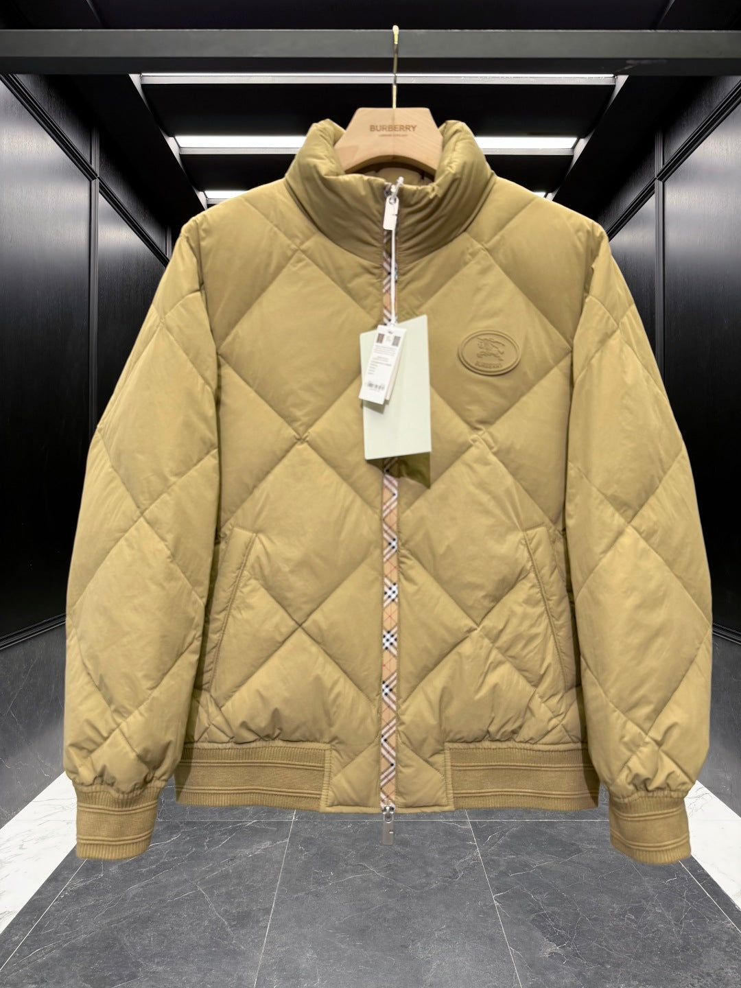 BURBERRY 25S DOWN JACKET 578713