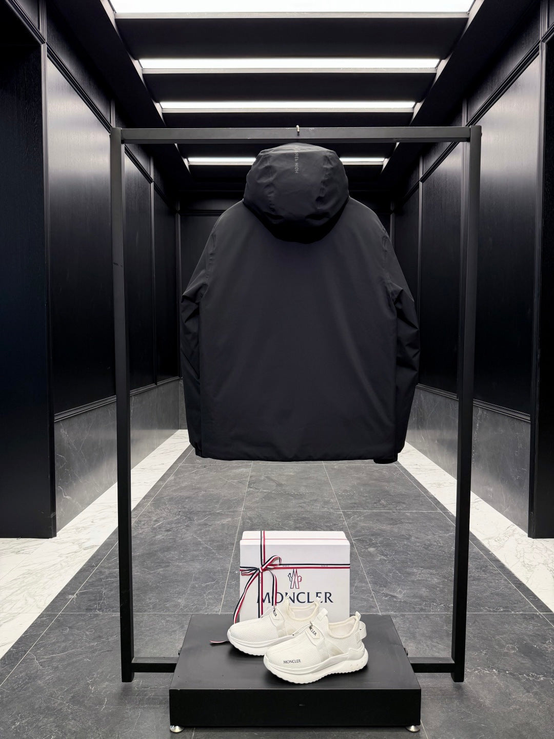 MONCLER 25S HOODED SKI JACKET 386