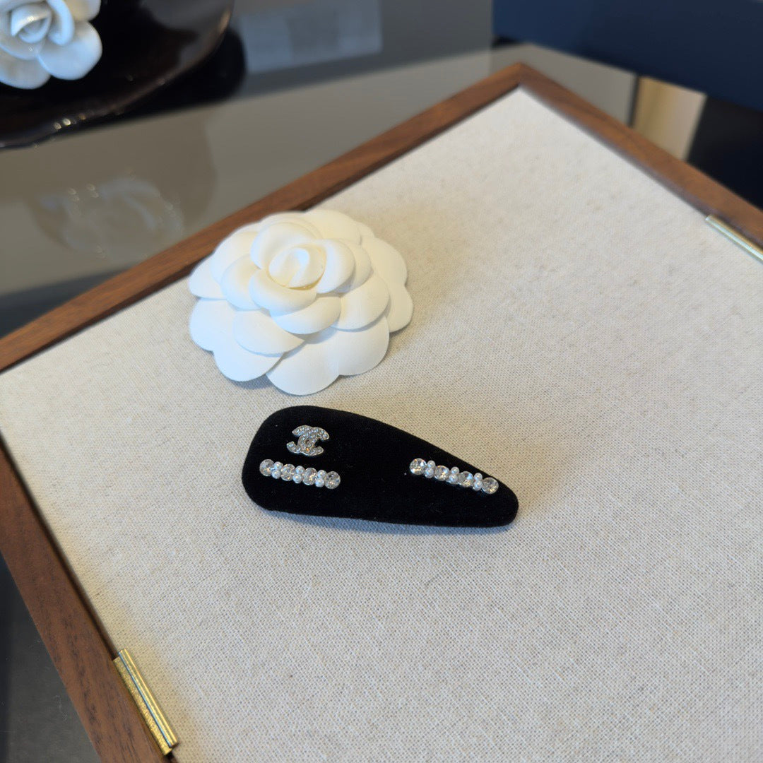 CHANEL 26S HAIR CLIP IN BLACK METAL 503045