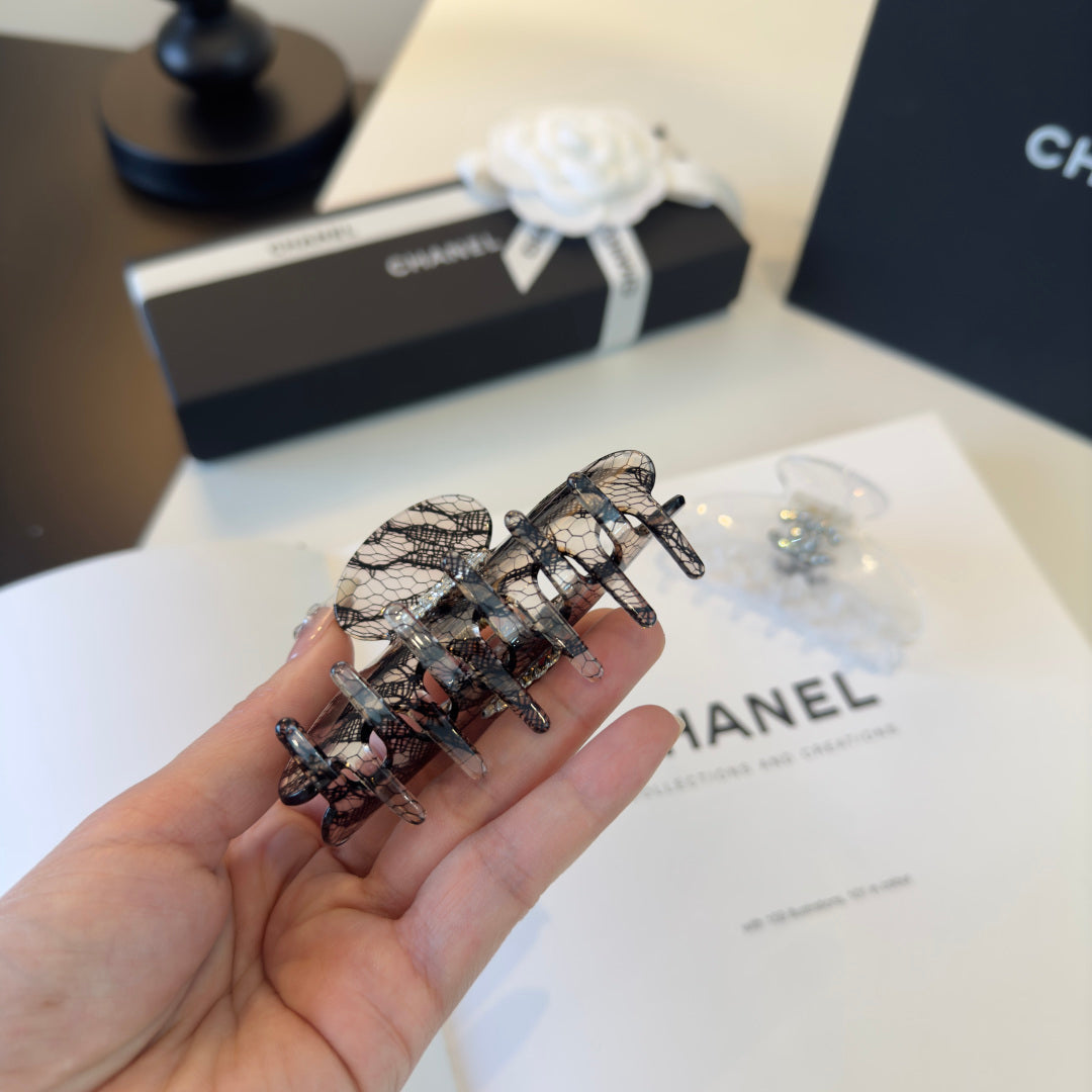 CHANEL 26S HAIR CLIP IN BLACK AND BROWN LACE 503141