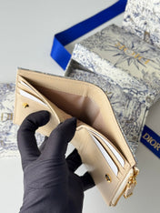 DIOR 25S 30 MONTAIGNE DAHLIA WALLET 11 IN LIGHT BLUE DIOR OBLIQUE JACQUARD