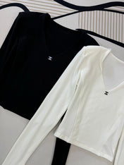 CHANEL 25S V-NECK T-SHIRT 608