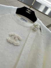 CHANEL 26S CREW NECK PULLOVER SWEATER 732