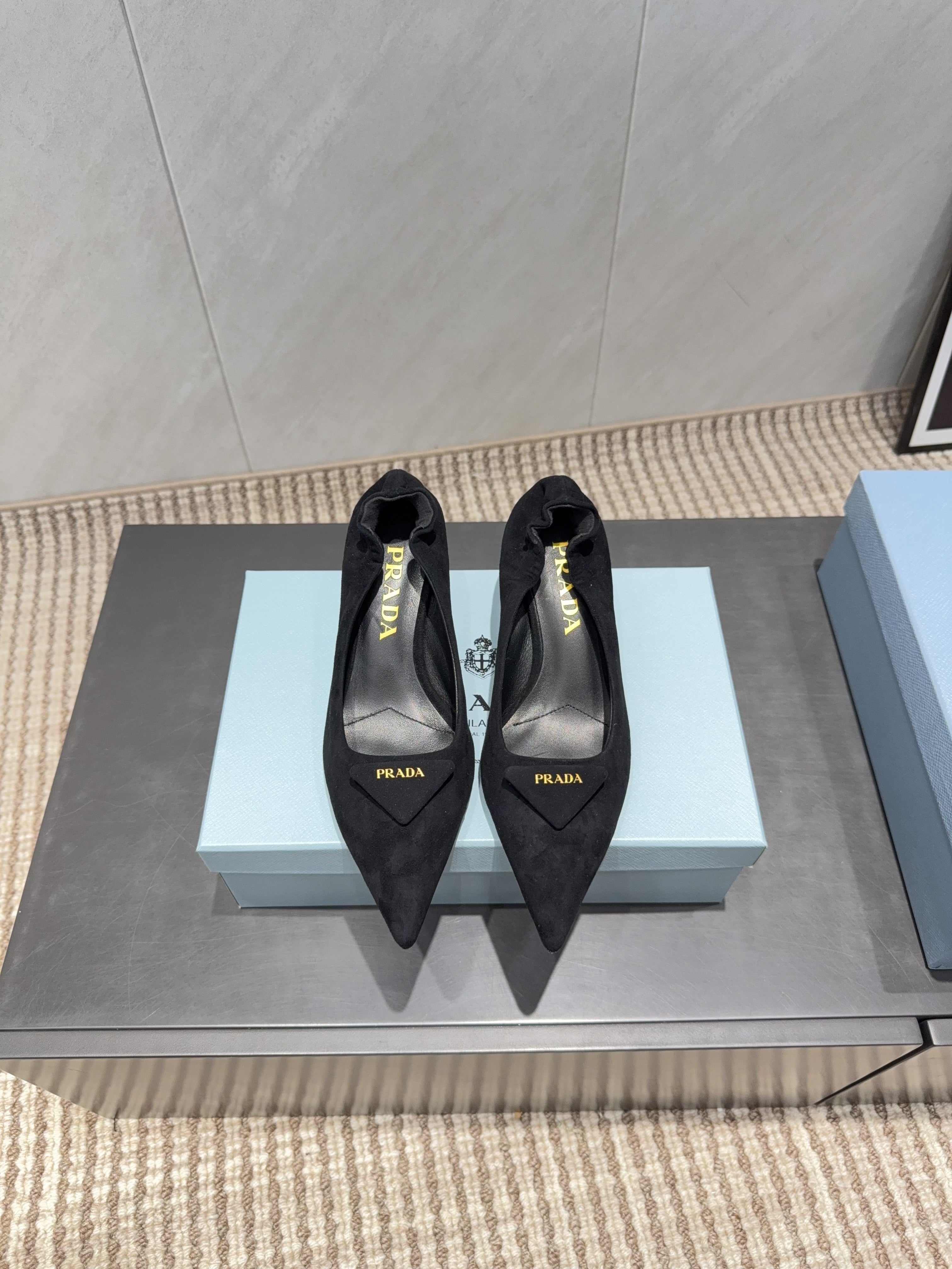 PRADA 26S PUMPS 55MM IN BLACK SUEDE WITH LOGO
