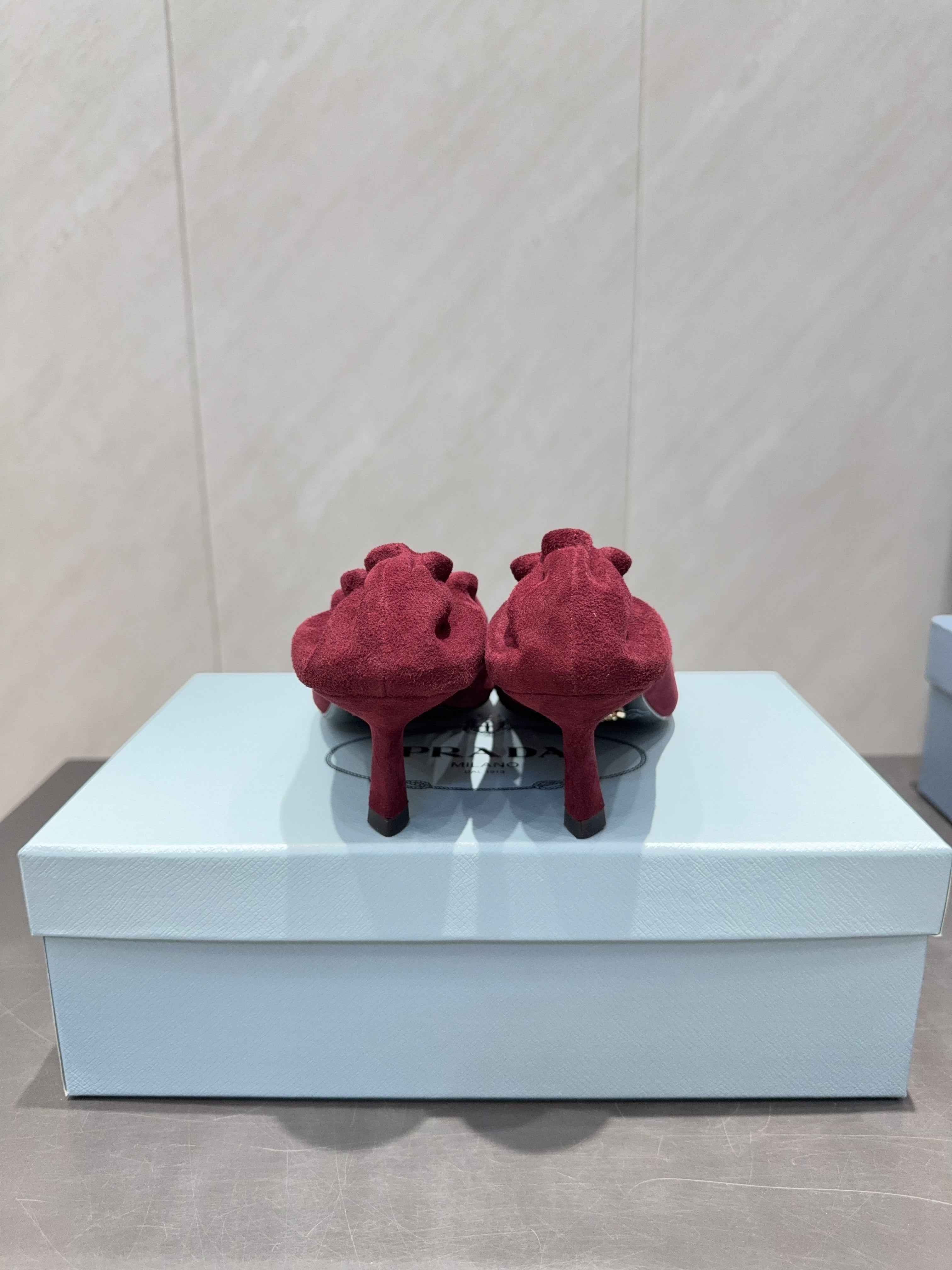 PRADA 26S PUMPS 55MM IN DARK RED SUEDE WITH LOGO
