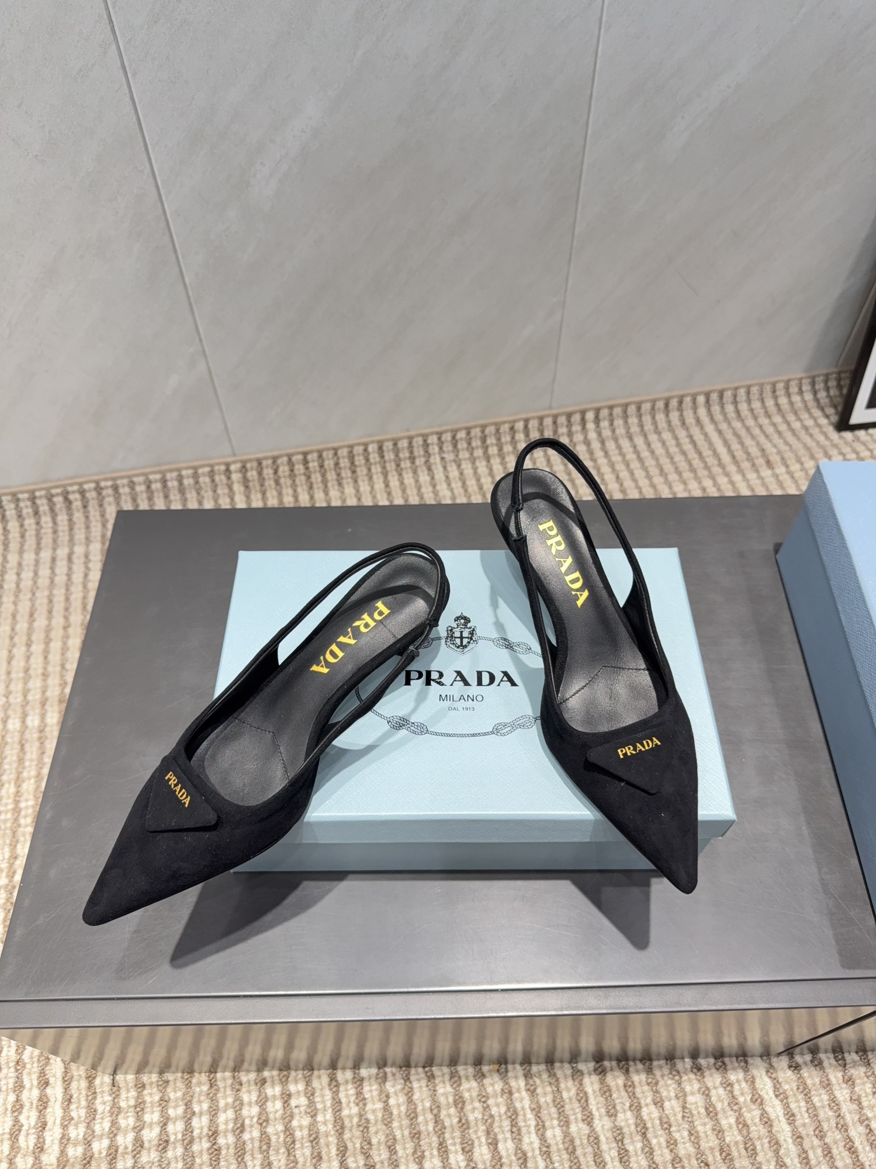 PRADA 26S POINTED TOE SLINGBACK HIGH HEELS 55MM IN BLACK SUEDE WITH LOGO