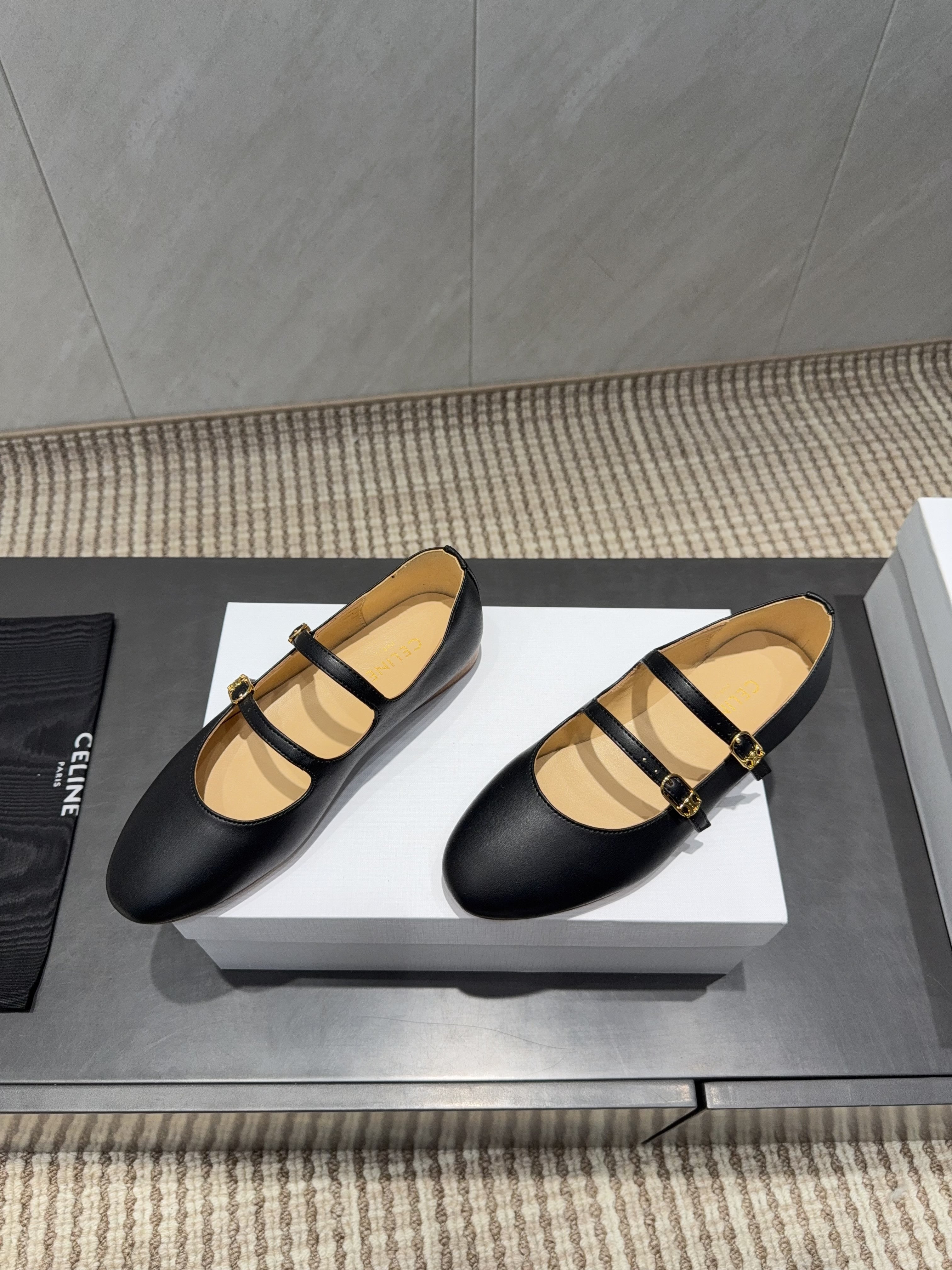 CELINE 26S BALLET FLATS IN BLACK CALFSKIN