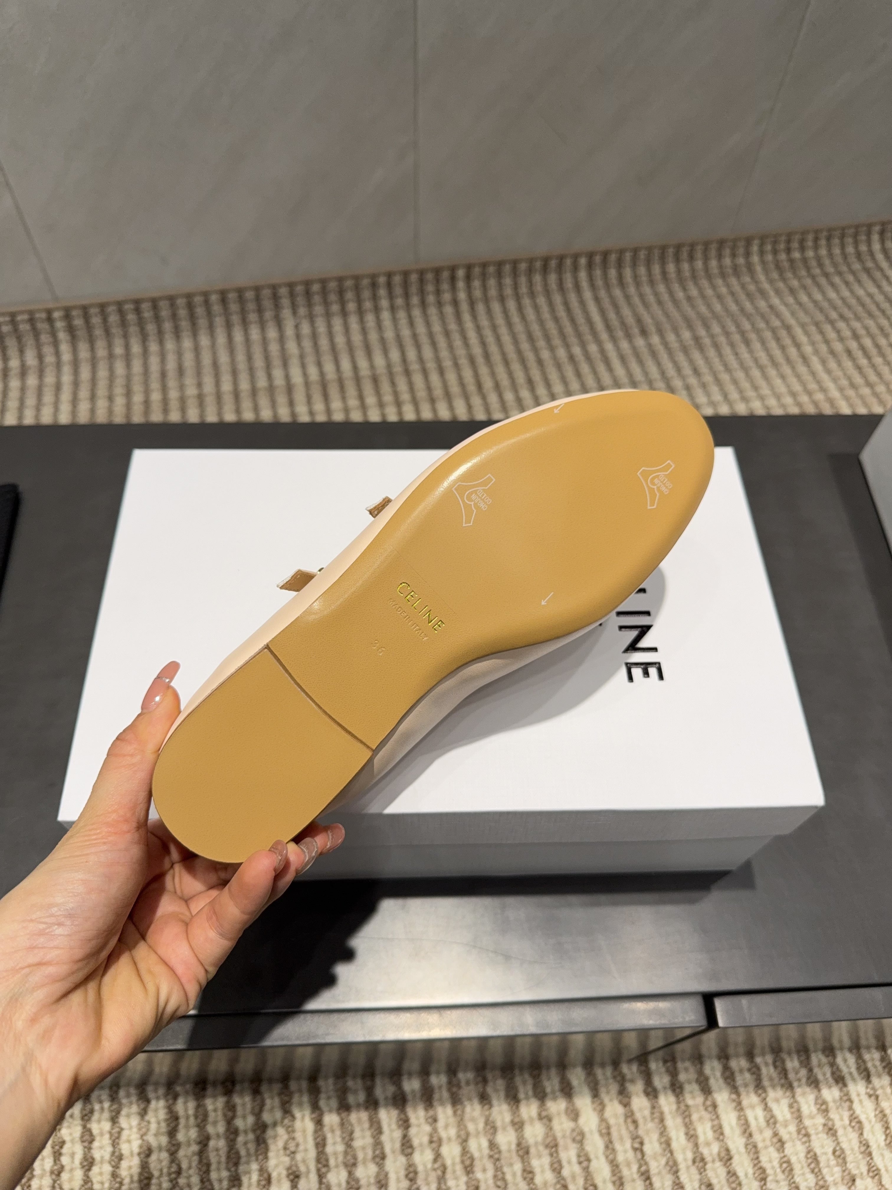 CELINE 26S BALLET FLATS IN BEIGE CALFSKIN