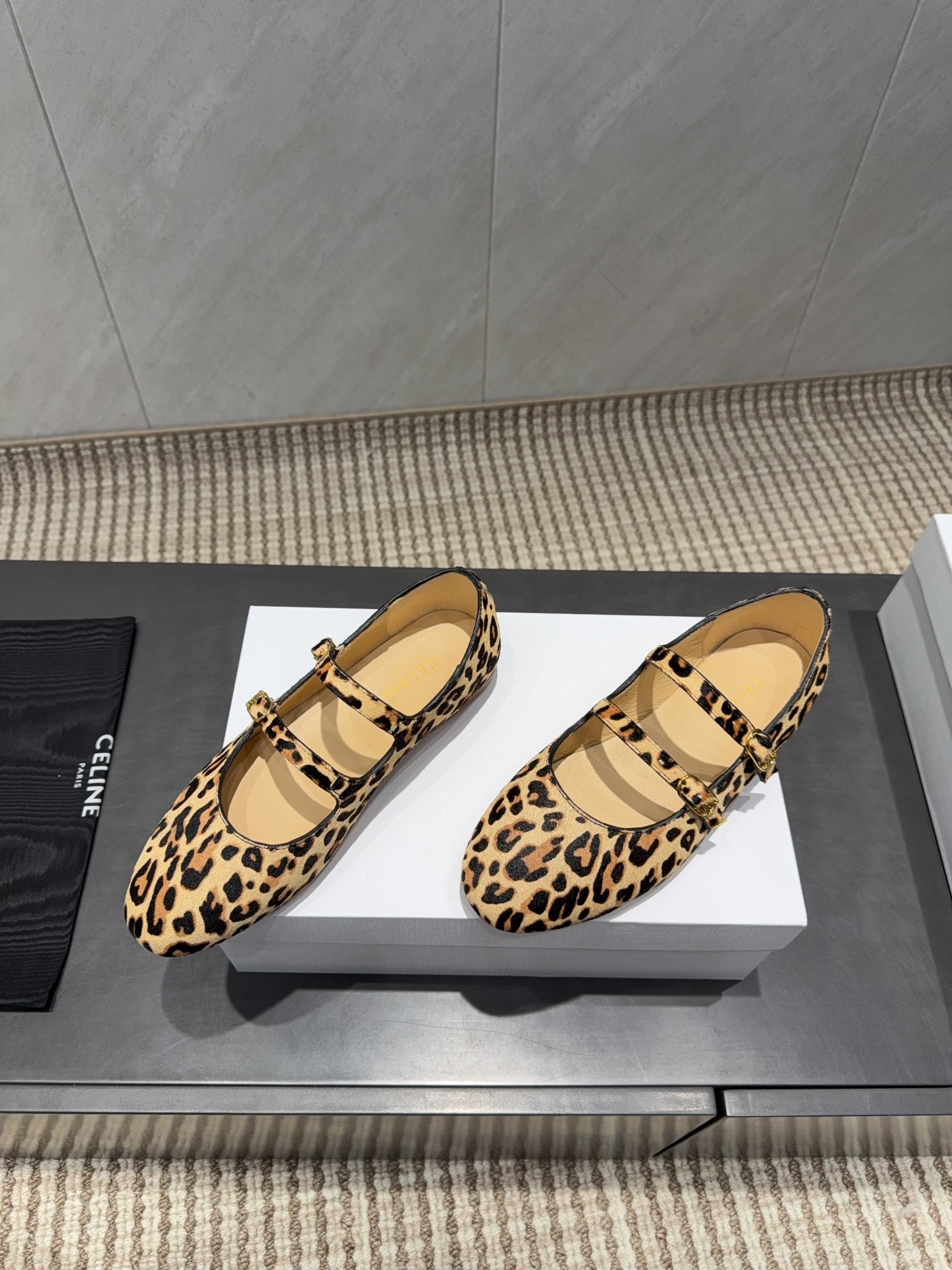 CELINE 26S BALLET FLATS IN LEOPARD PRINT FUR