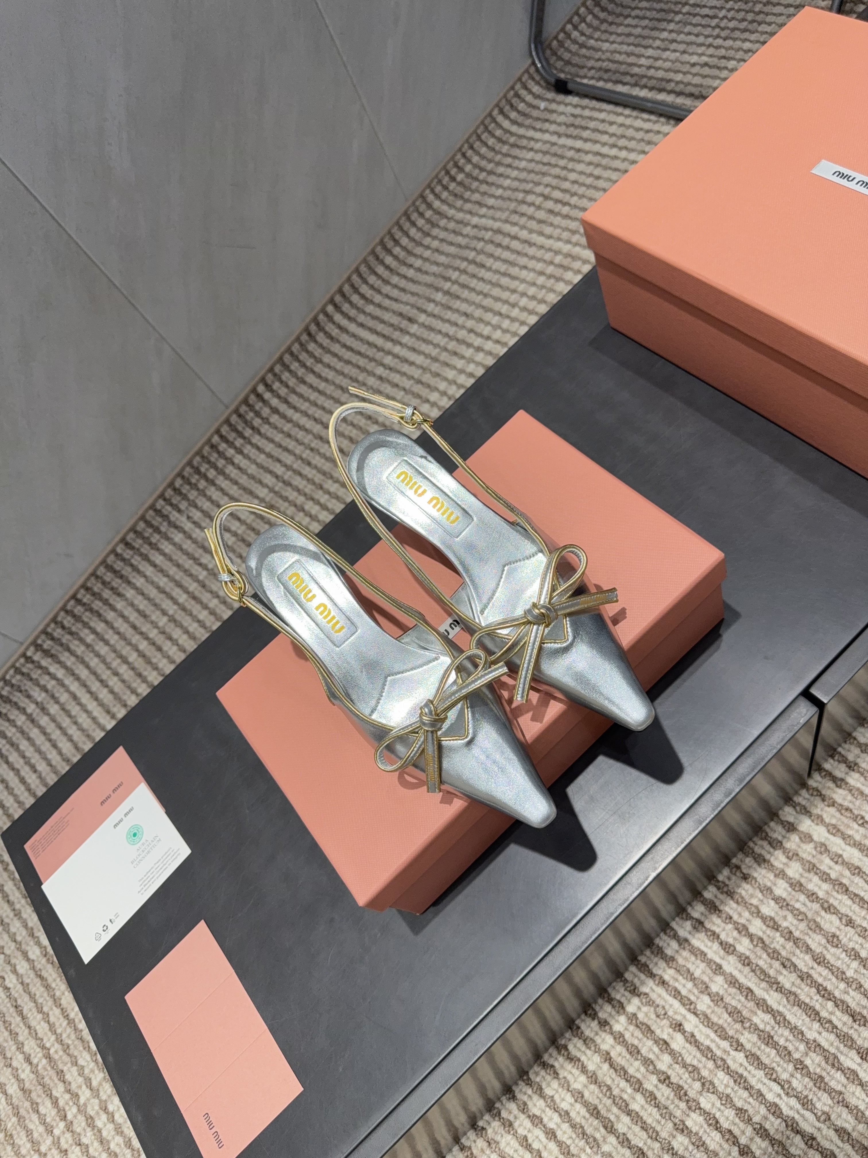 MIUMIU 26S SLINGBACK 55MM IN SILVER CALFSKIN WITH BOW