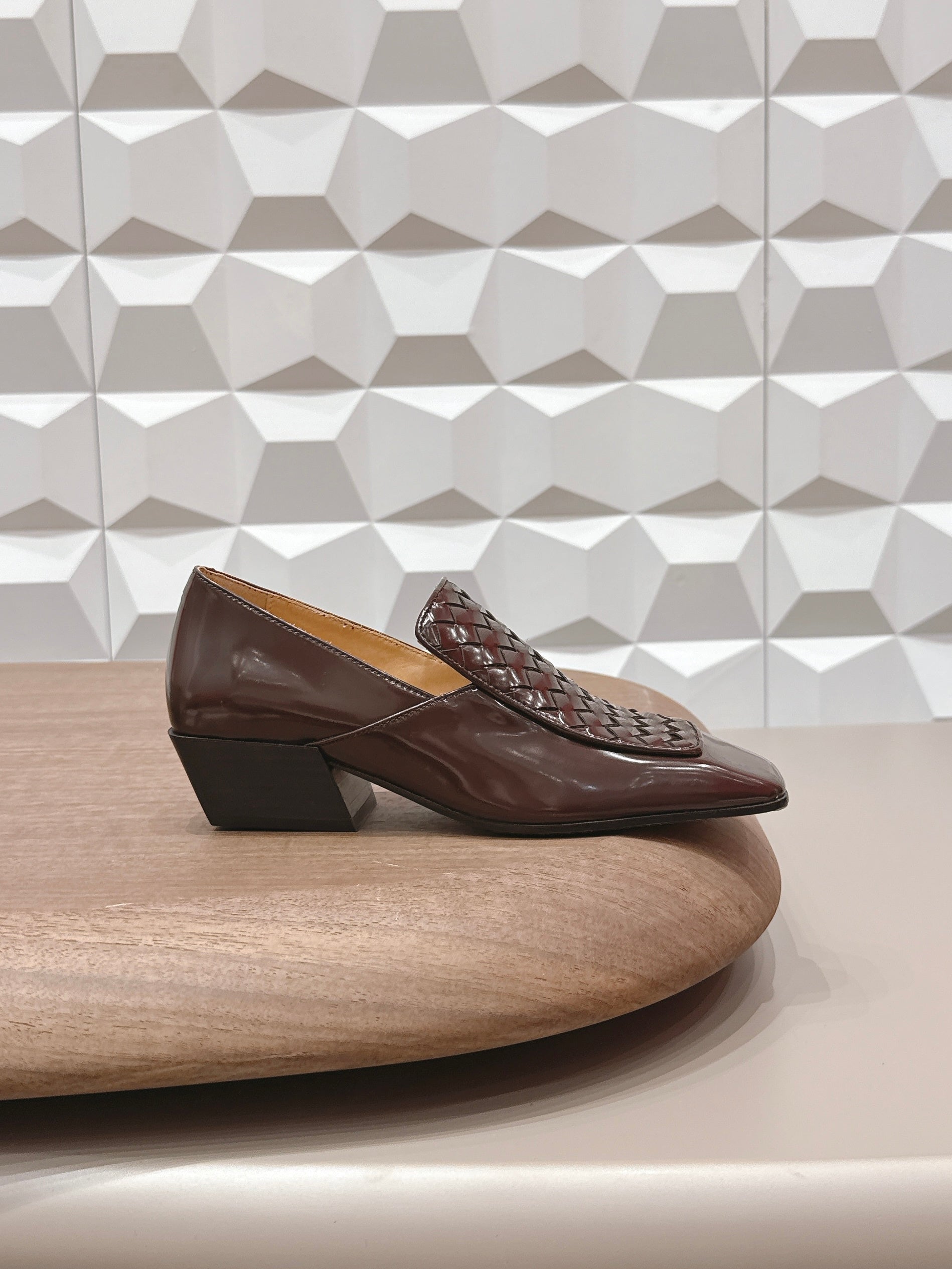 BOTTEGA VENETA 26S VENTURA LOAFERS 40 MM IN BROWN INTRECCIATO CALFSKIN