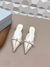 PRADA 26S POINTED TOE LACE TRIM MULES 55MM IN CREAM WHITE CALFSKIN WITH BOW